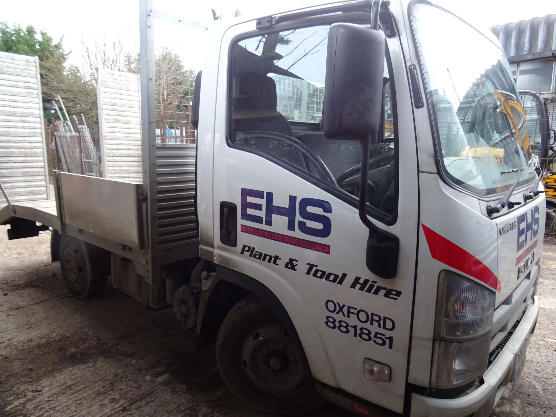 Isuzu Grafter Flat Lorry (2015) Registration No: RK15 WTR c/w manual ramp and Superwinch 2.5 tonne - Image 5 of 6