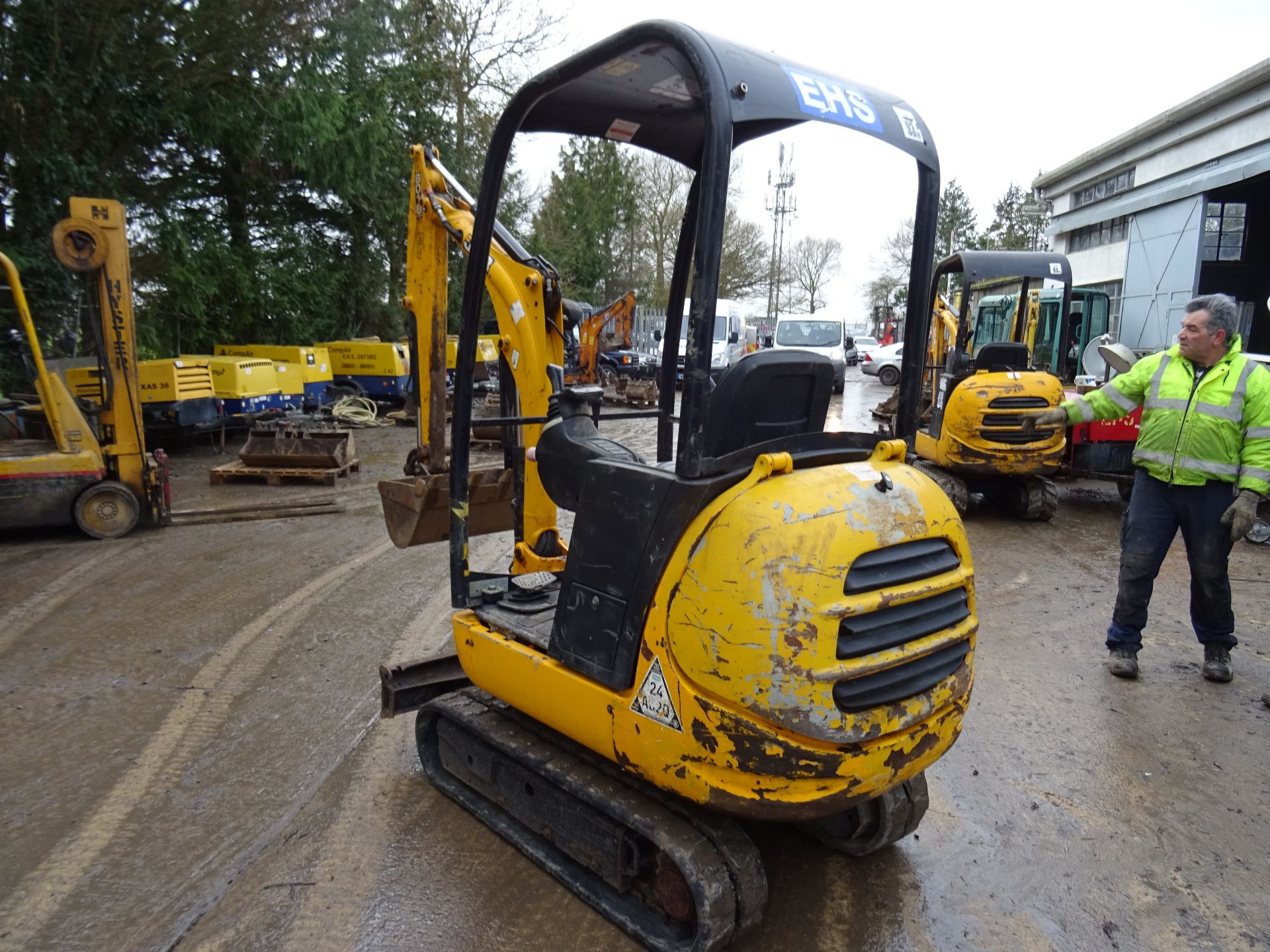 JCB 801.6 CTS mini digger (2011) RDD 2565 hrs 5077 c/w 5 buckets - Image 6 of 10