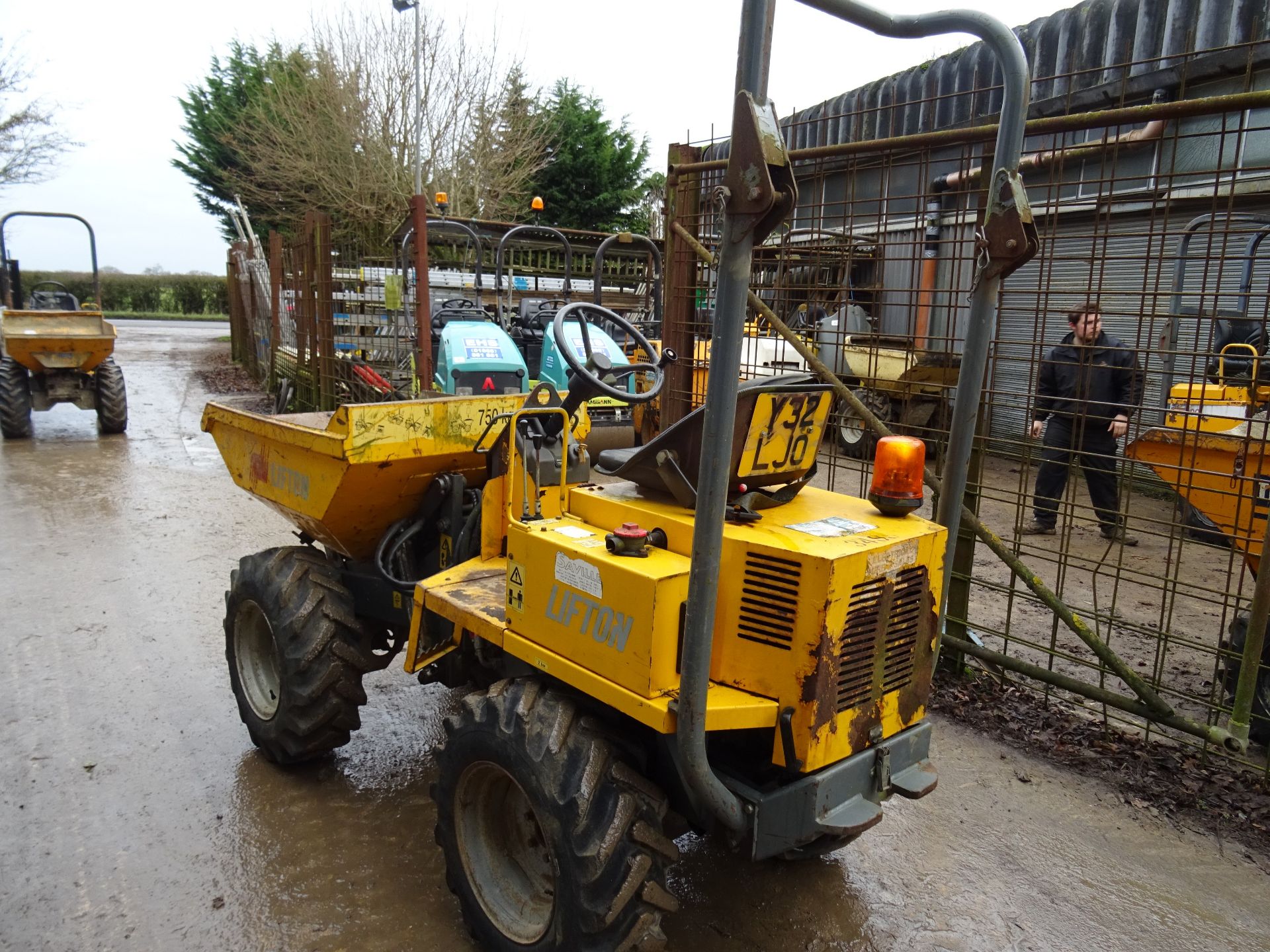 Lifton LS750 hydrostatic skip loader (2000) RDT 2512 hrs 3488 - Image 4 of 4