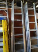 Titan 3 section aluminium extending ladder (2.5m closed, 5.6m extended)