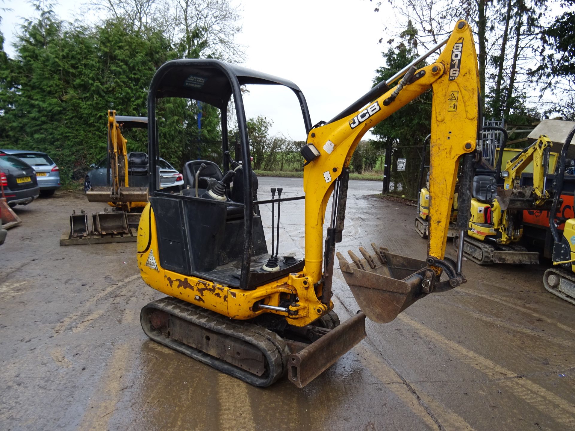 JCB 801.6 CTS mini digger (2011) RDD 2565 hrs 5077 c/w 5 buckets