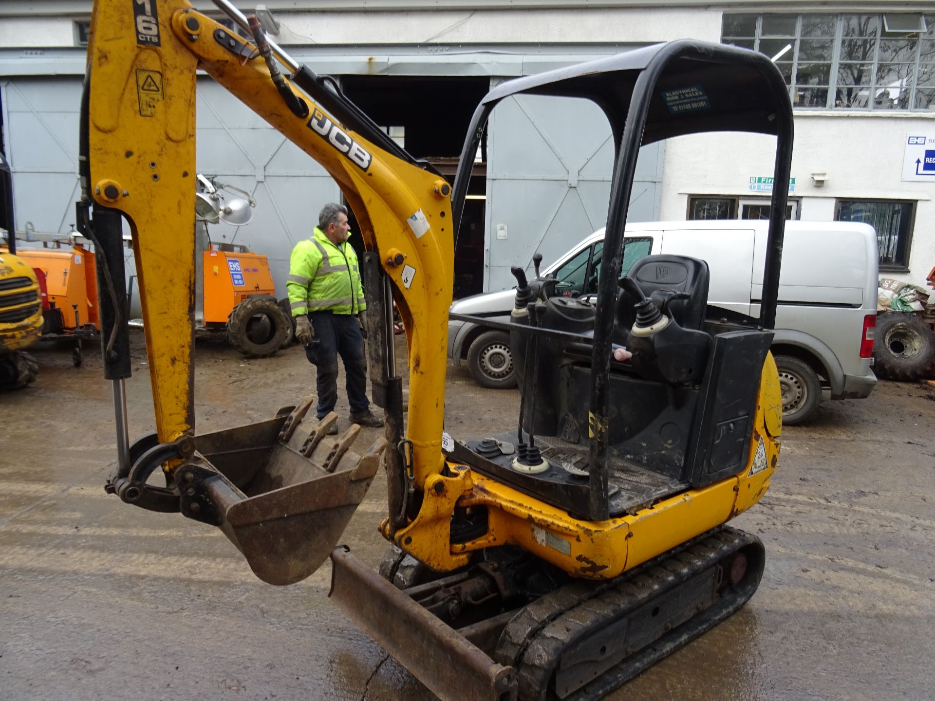 JCB 801.6 CTS mini digger (2011) RDD 2565 hrs 5077 c/w 5 buckets - Bild 8 aus 10