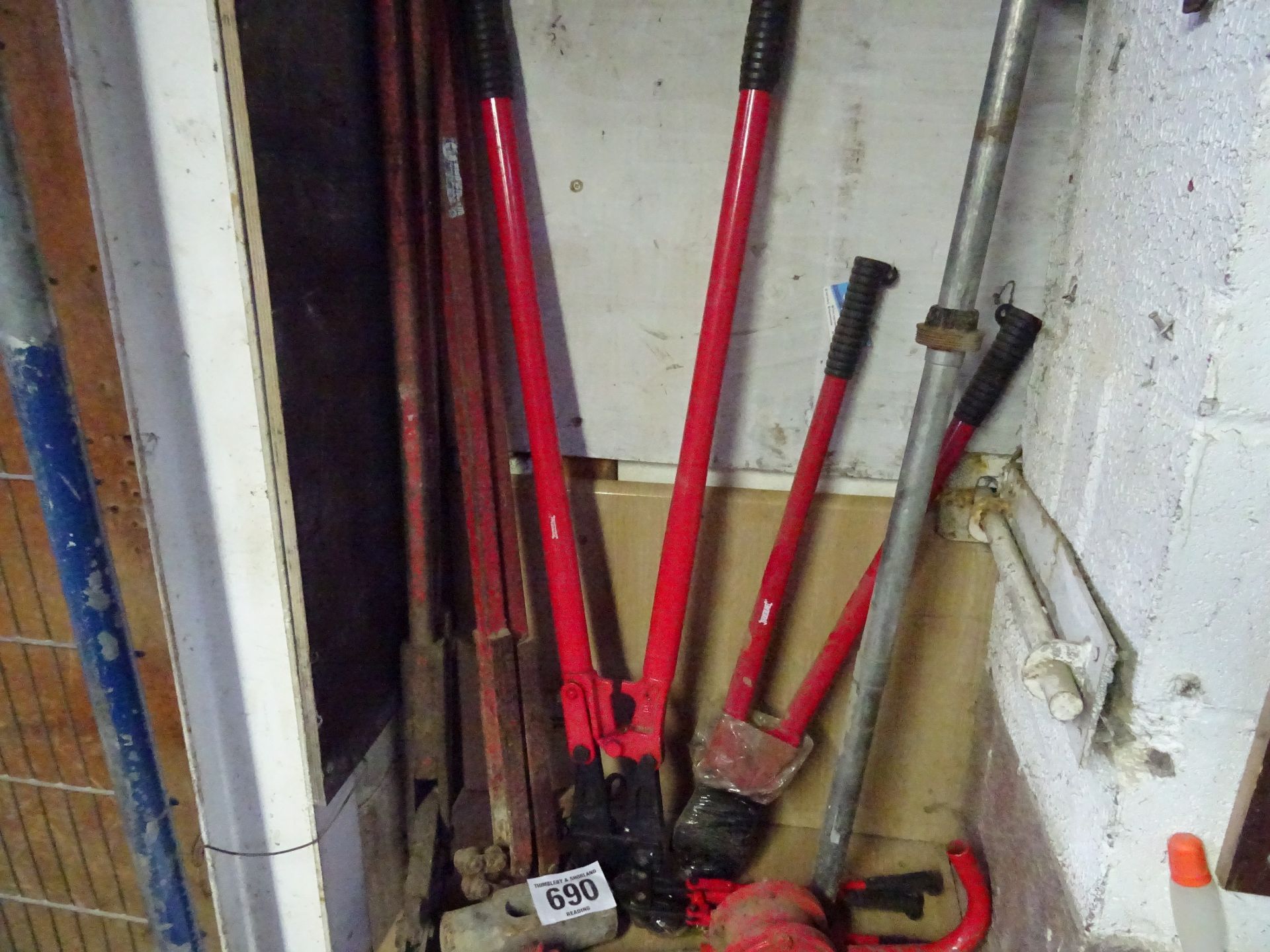 4 pairs of bolt croppers