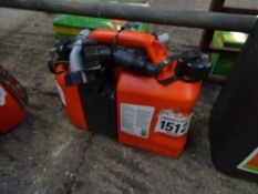 Combi can for chain saw