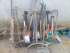 Quantity of assorted hand tools, spades, shovels, scrapers etc