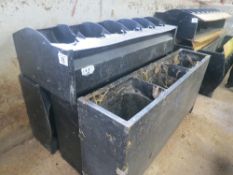 5 no 6 division plastic feeders