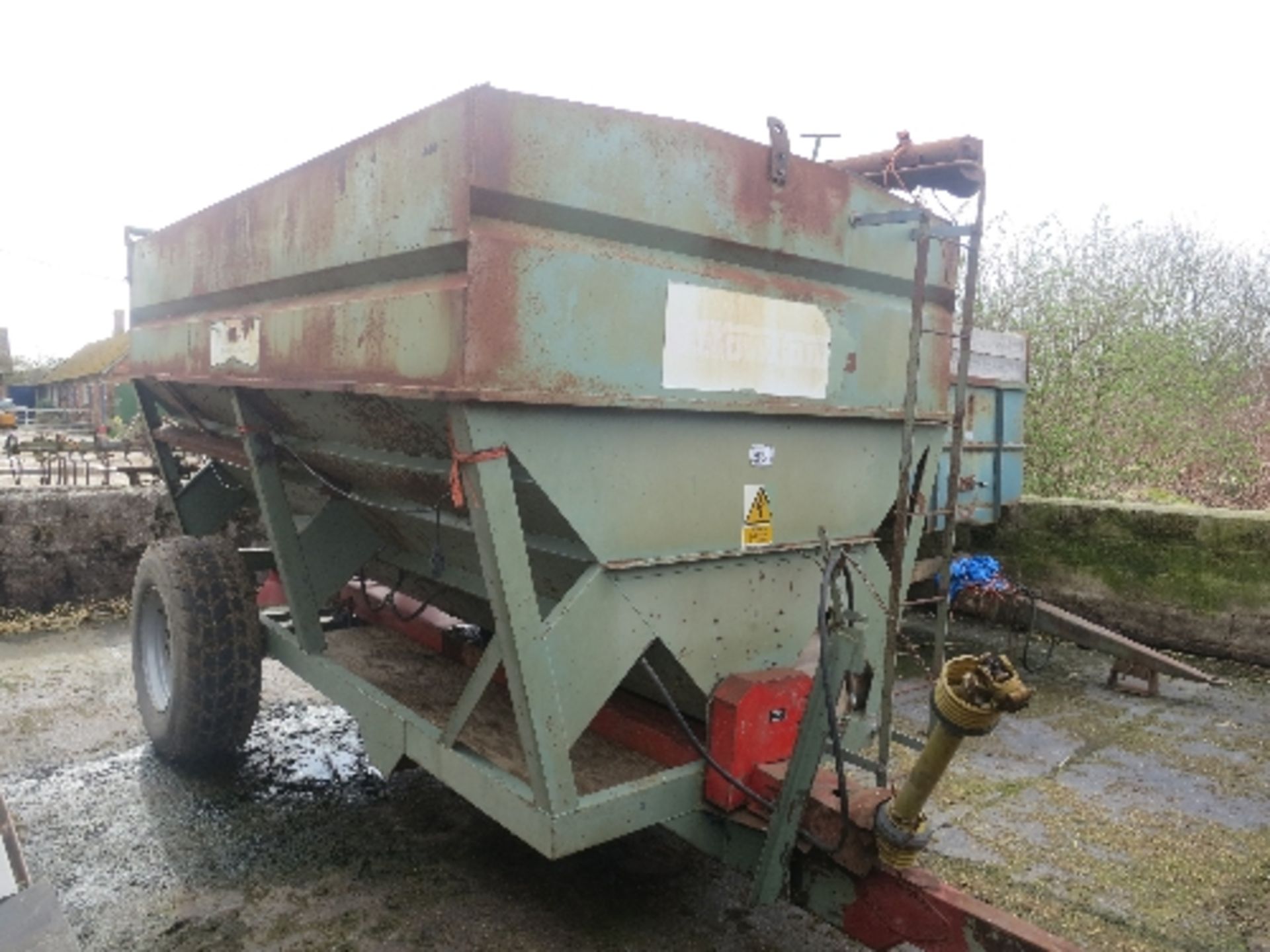 Rolands model 20834/01 6 tonne meal auger feed trailer