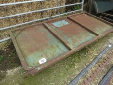 2 trailer tail gates