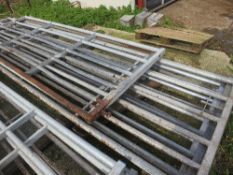 6 galvanised gates 4 x 4600 (15ft) and 2 no 3050 (10ft)