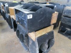 6 no 2 division plastic feeders