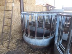 5ft 6in cattle round feeder