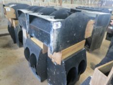 6 no 2 division plastic feeders