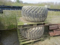 Pair of 600/50-22.5 wheels and tyres