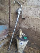 Baelz oil bucket dispenser and barrel hand pump