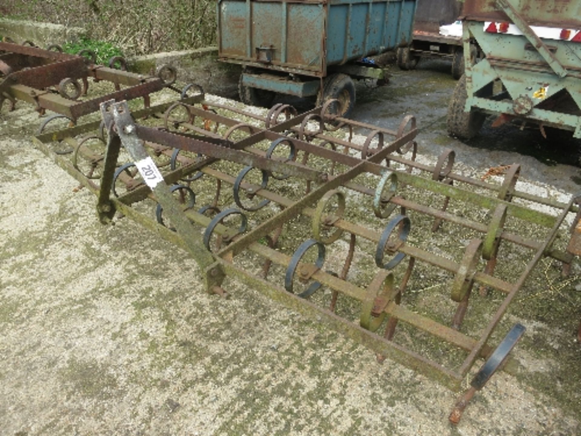 Mounted spring tyne cultivator