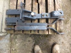 Tractor lift arms & draw bar