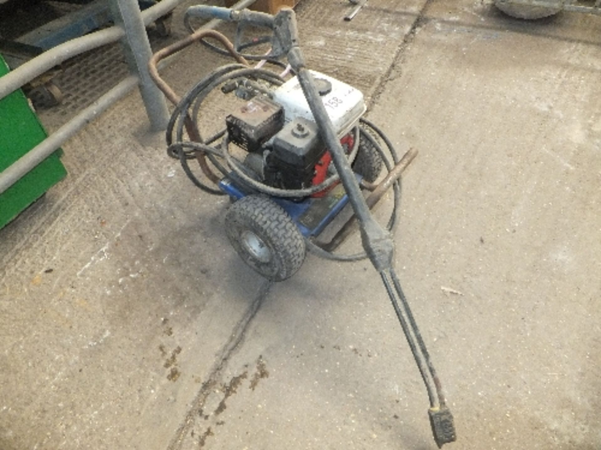 Honda driven pressure washer gwo