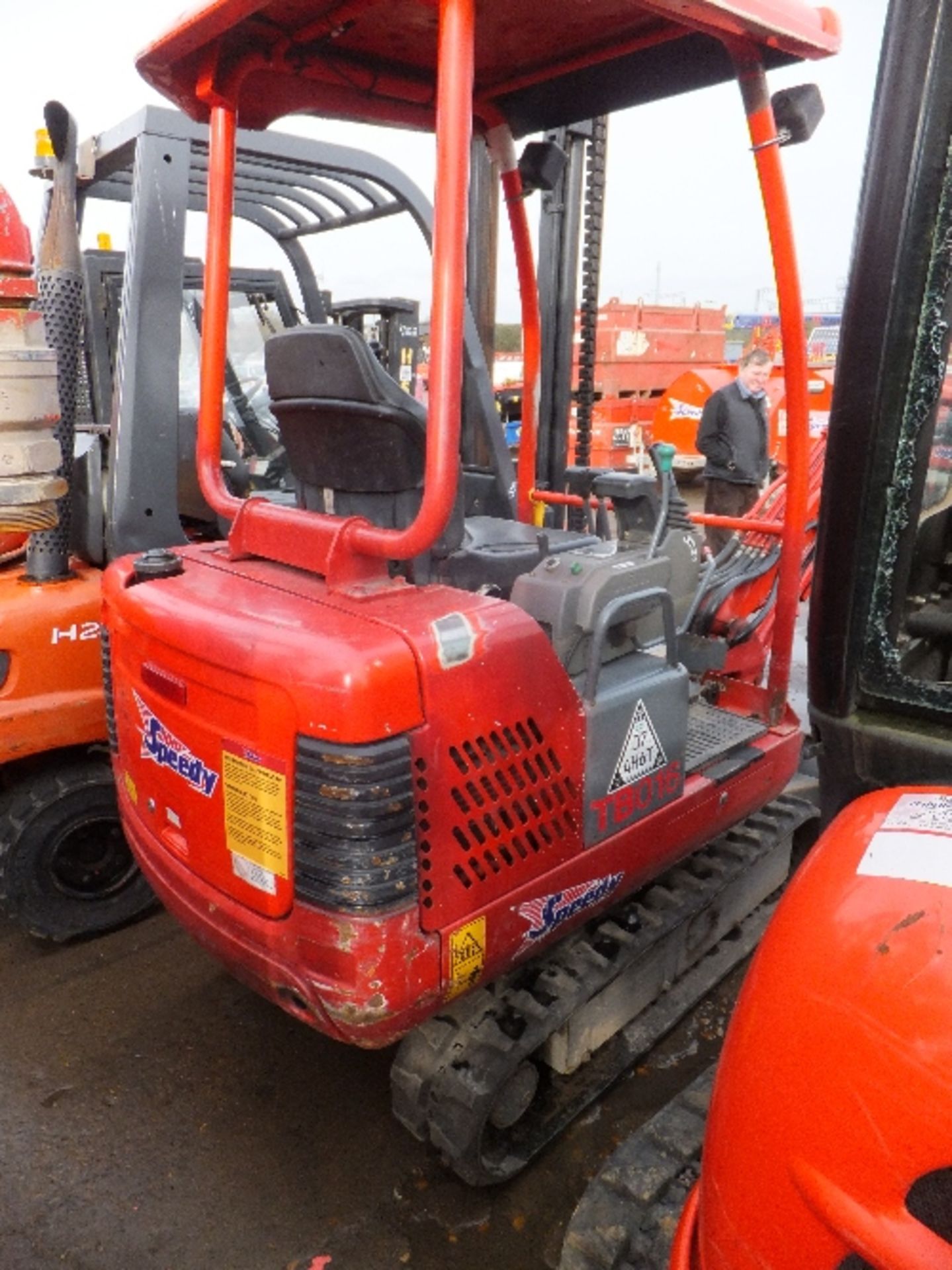 Takeuchi TB016 mini digger with canopy (2013) 0 buckets, RDD - Image 5 of 7