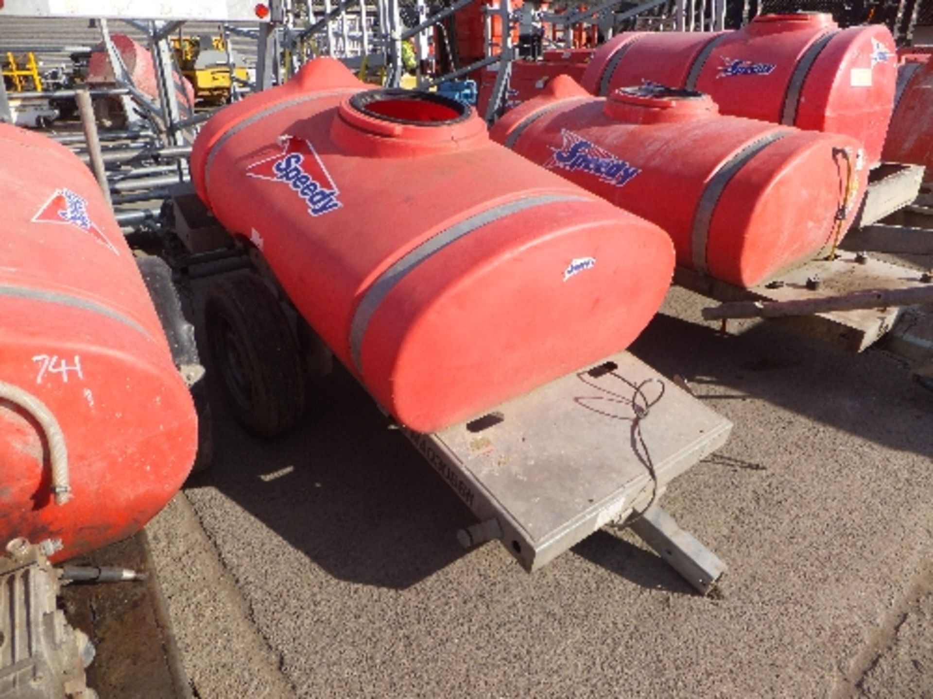 Western single axle poly bowser - no lid or drawbar