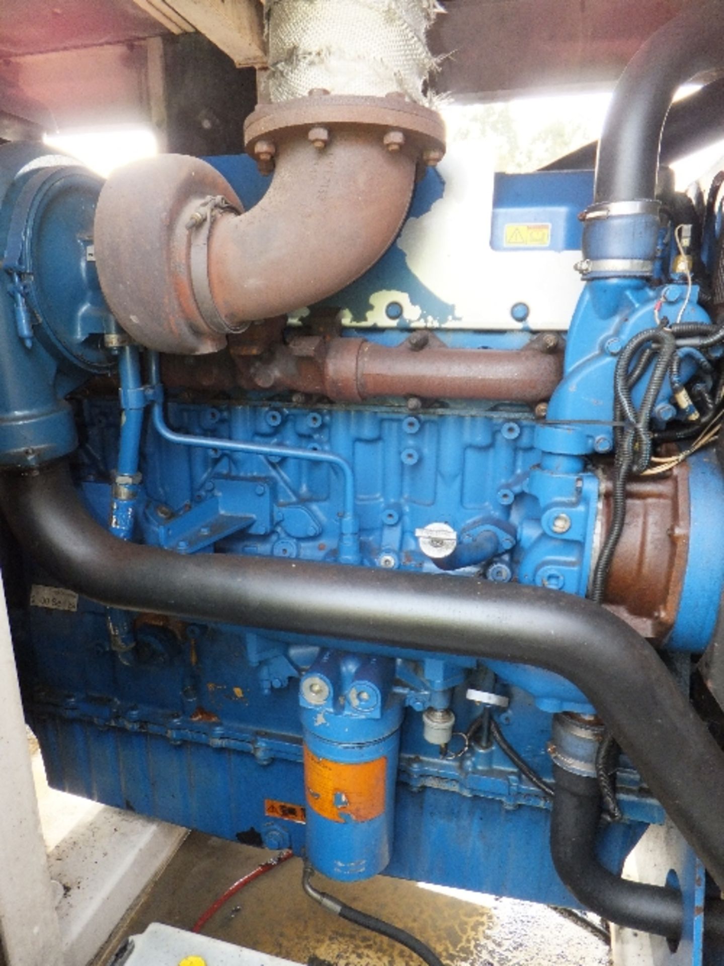 FG Wilson 500kva generator (2007) Fuel line removed, no cover on alternator - Image 8 of 8