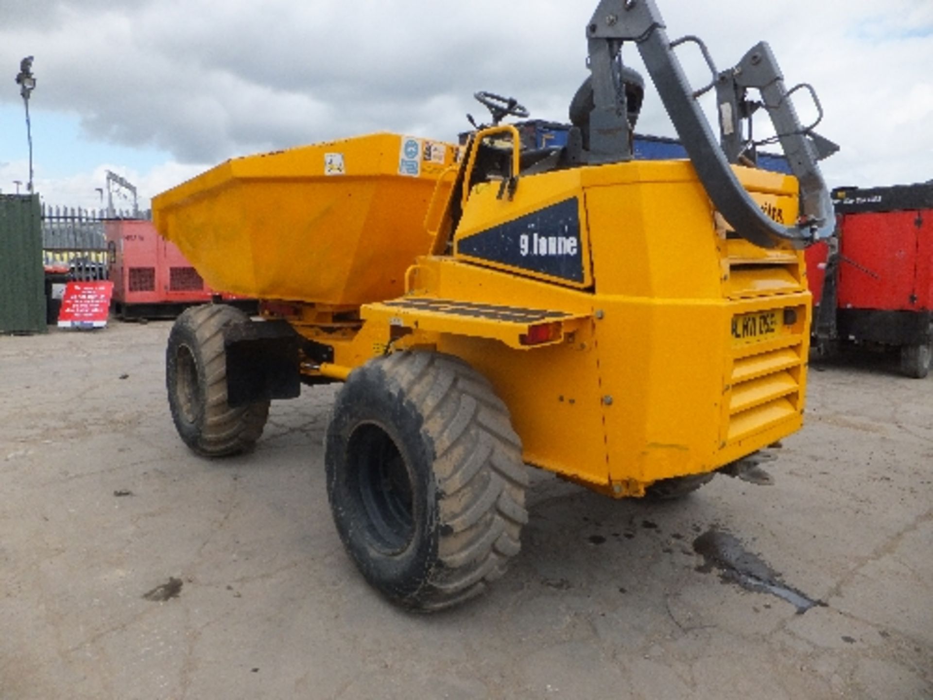 Thwaites 9 tonne swivel skip dumper (2011) RDTS -  LK11 DSE, 1317 hrs, with V5 SN - - Image 2 of 4