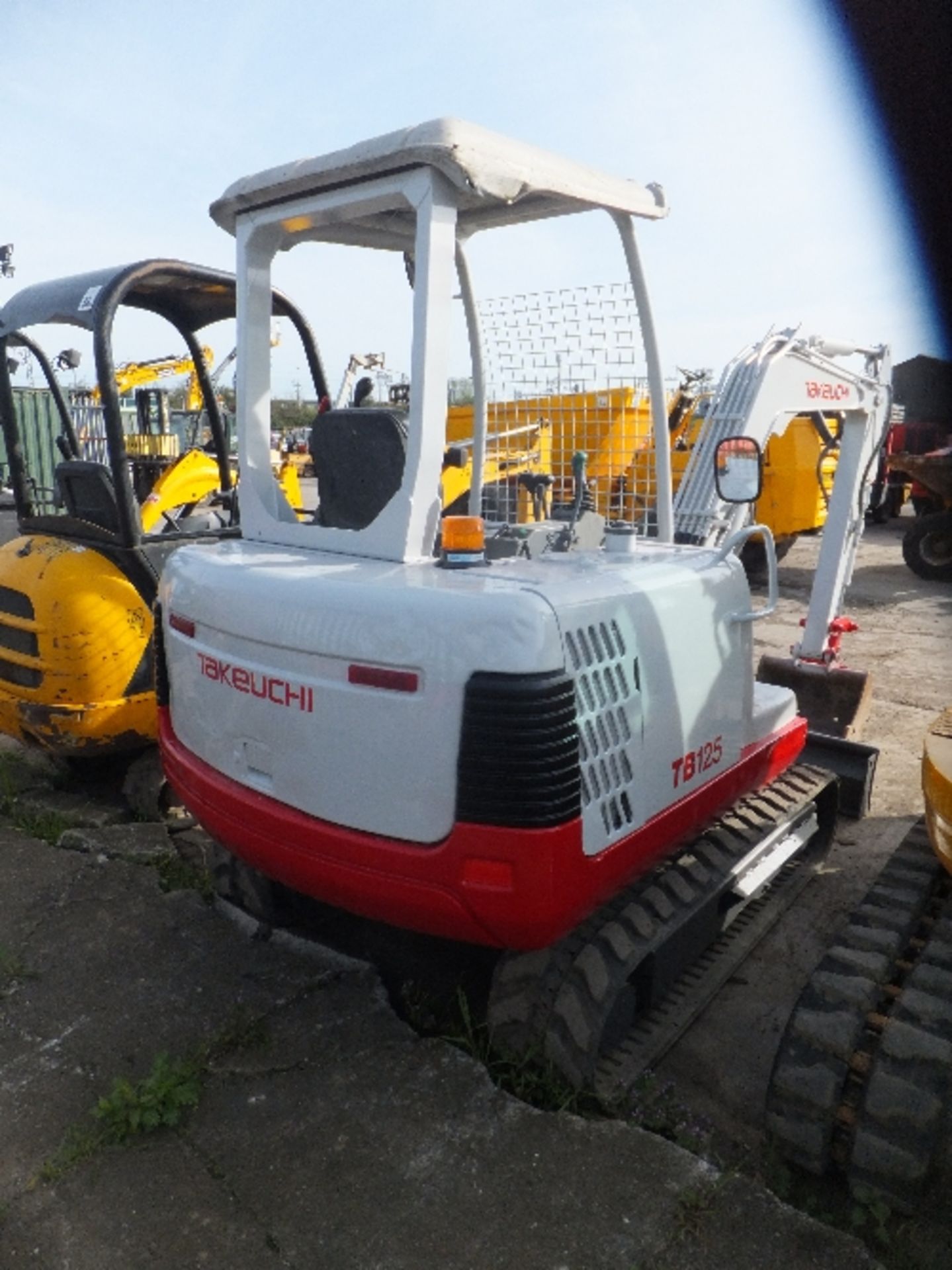 Takeuchi TB125 excavator (2008) 2022 hrs RDD - Image 6 of 7