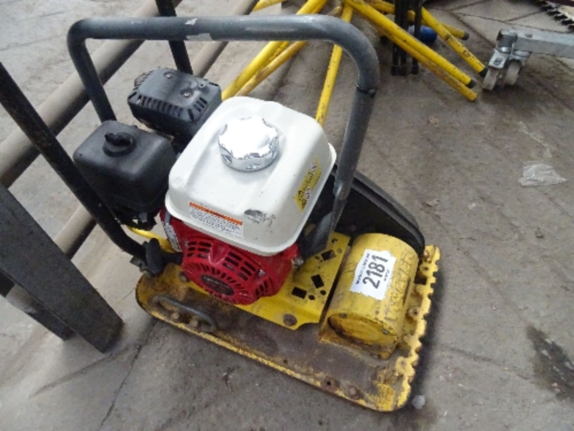 Wacker petrol plate compactor