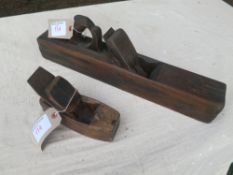 2 no. wooden levelling planes - 1 large/1 small