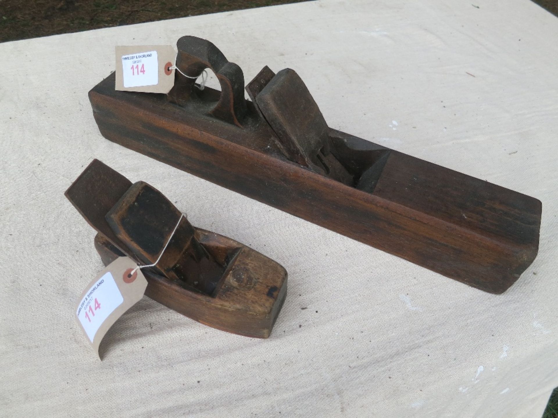 2 no. wooden levelling planes - 1 large/1 small