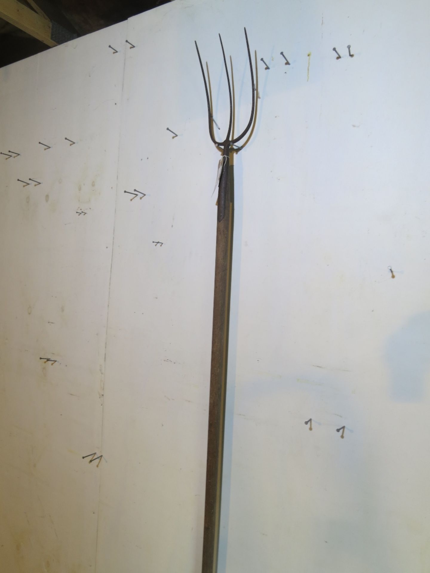 3-prong pitch fork