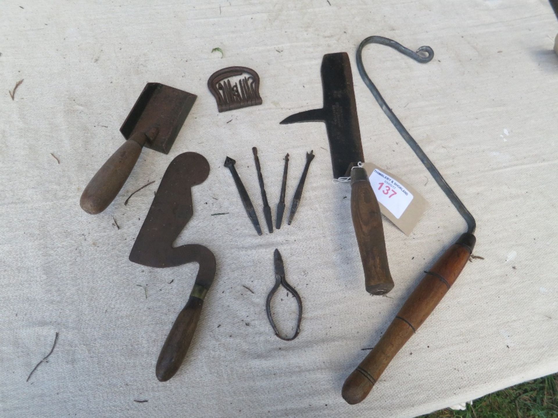 7 no. assorted old hand tools