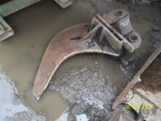 Ripper tool for 6-8 tonne excavator