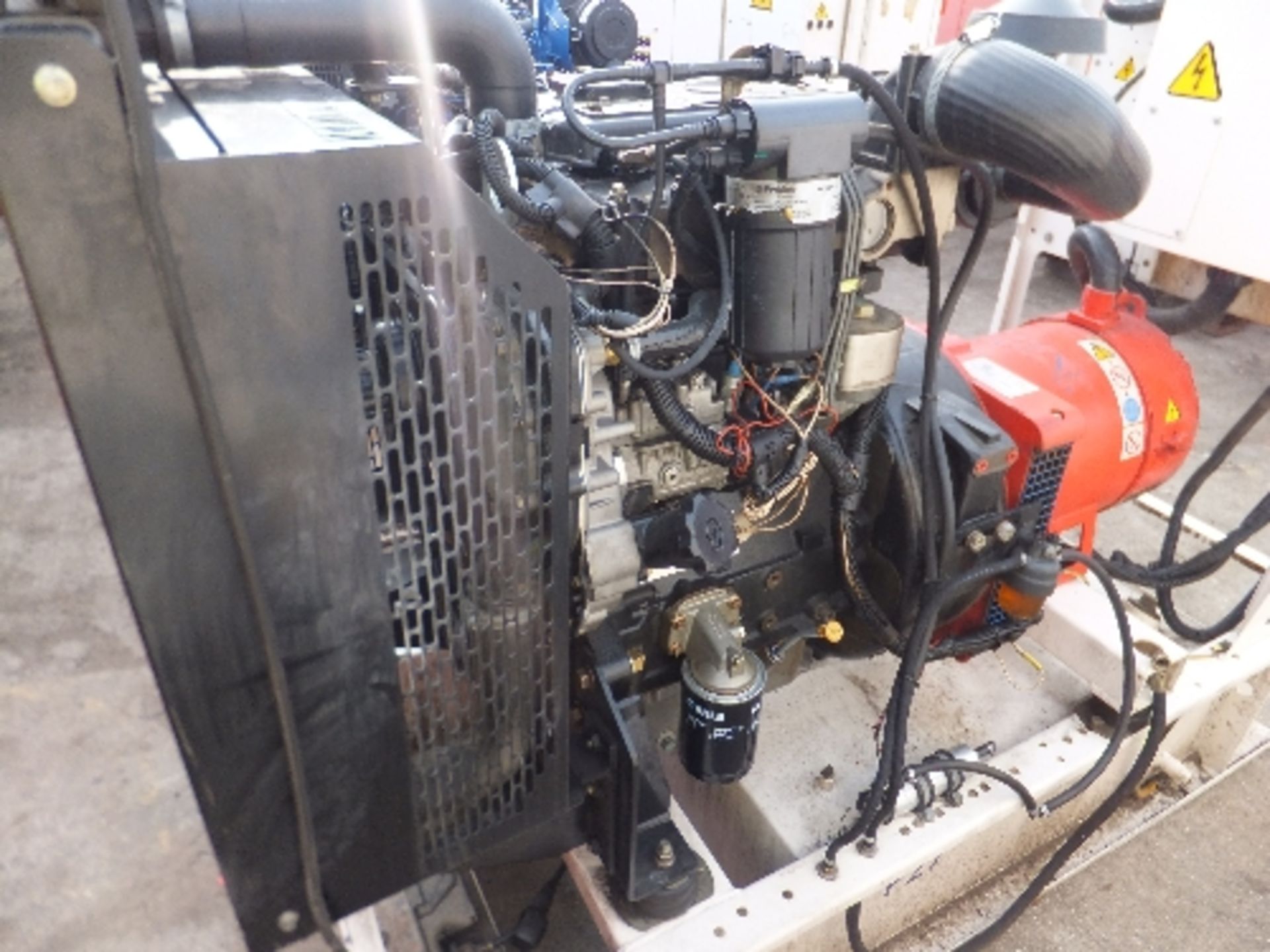 FG Wilson 27kva open set generator 54,172 hrs This lot is sold on instruction of Speedy - Image 2 of 3