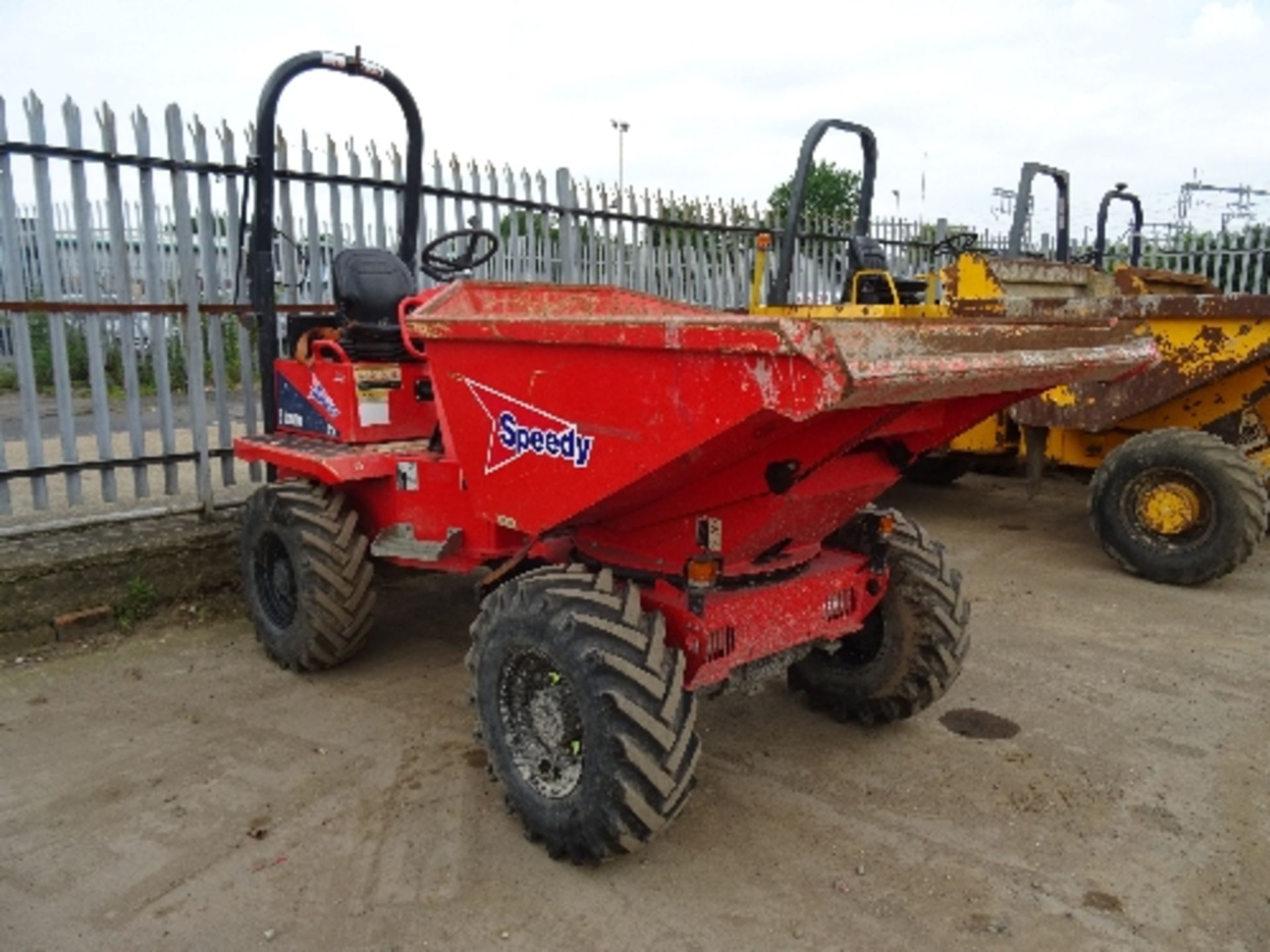 Thwaites 3 tonne swivel dumper (2014) 562 hrs RDT MA0391912