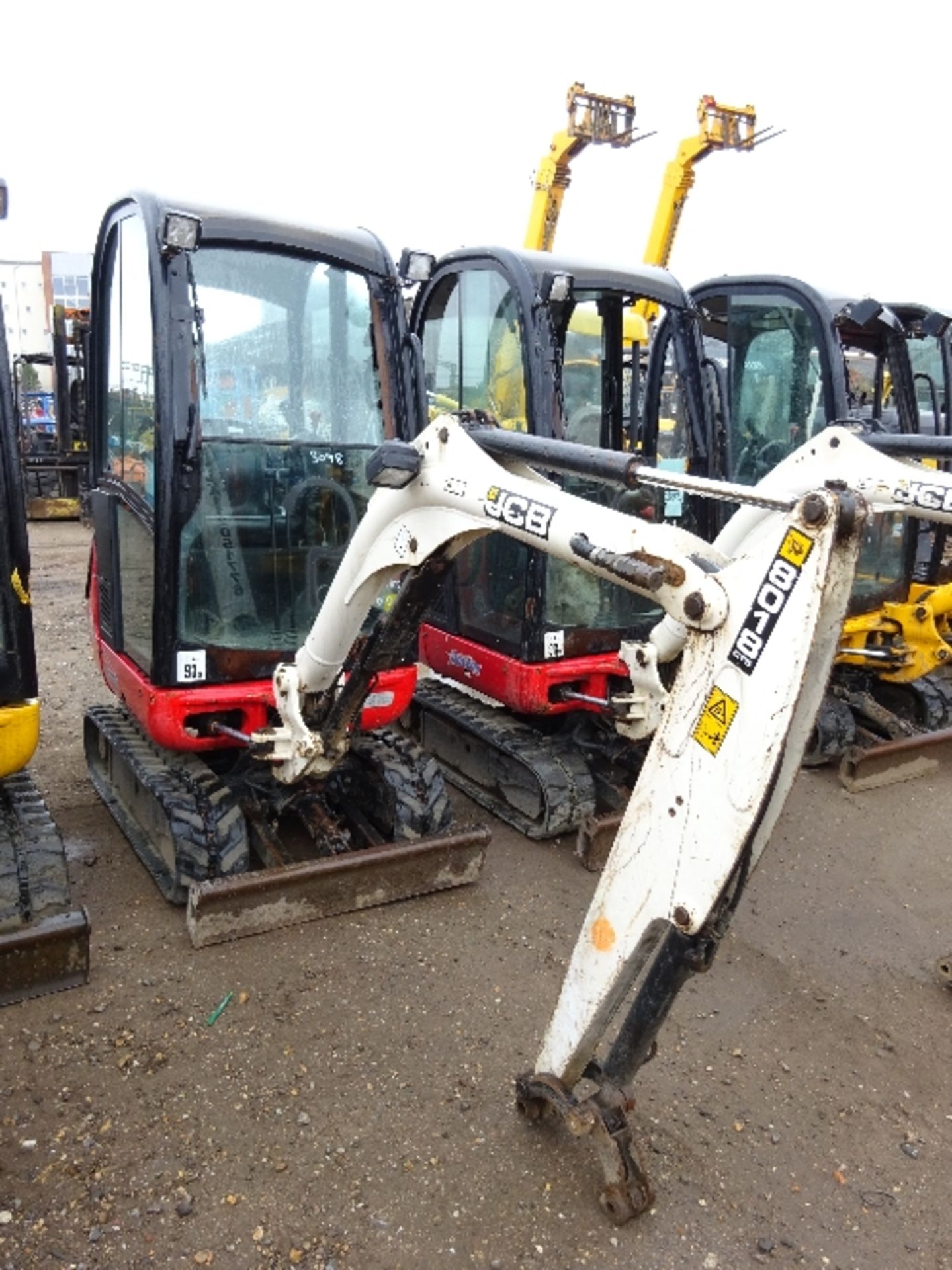 JCB 801.8 mini digger (2011) 1678 hrs 1 bucket RDD  This lot is sold on instruction of Speedy