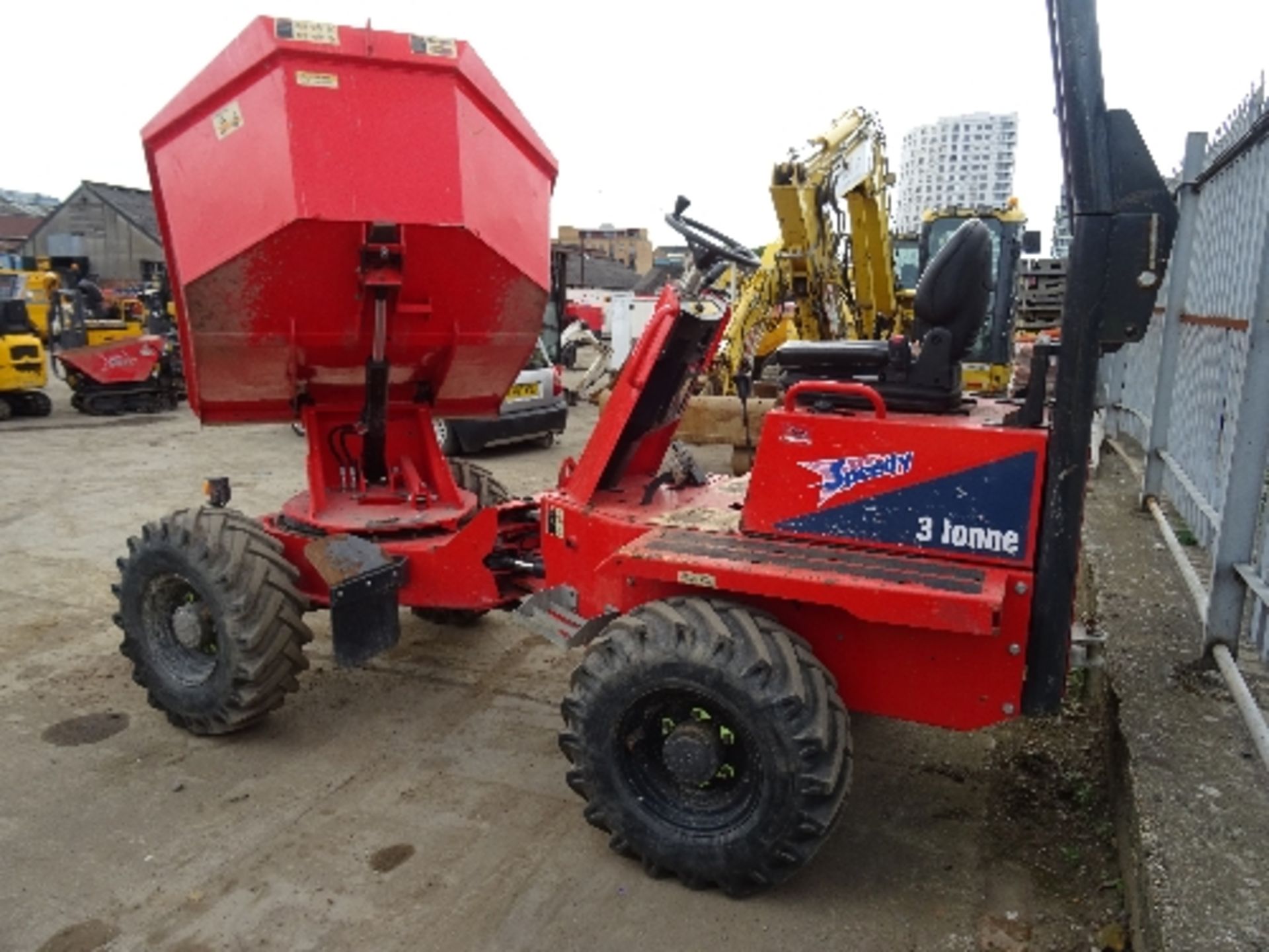 Thwaites 3 tonne swivel dumper (2014) 562 hrs RDT MA0391912 - Image 4 of 5