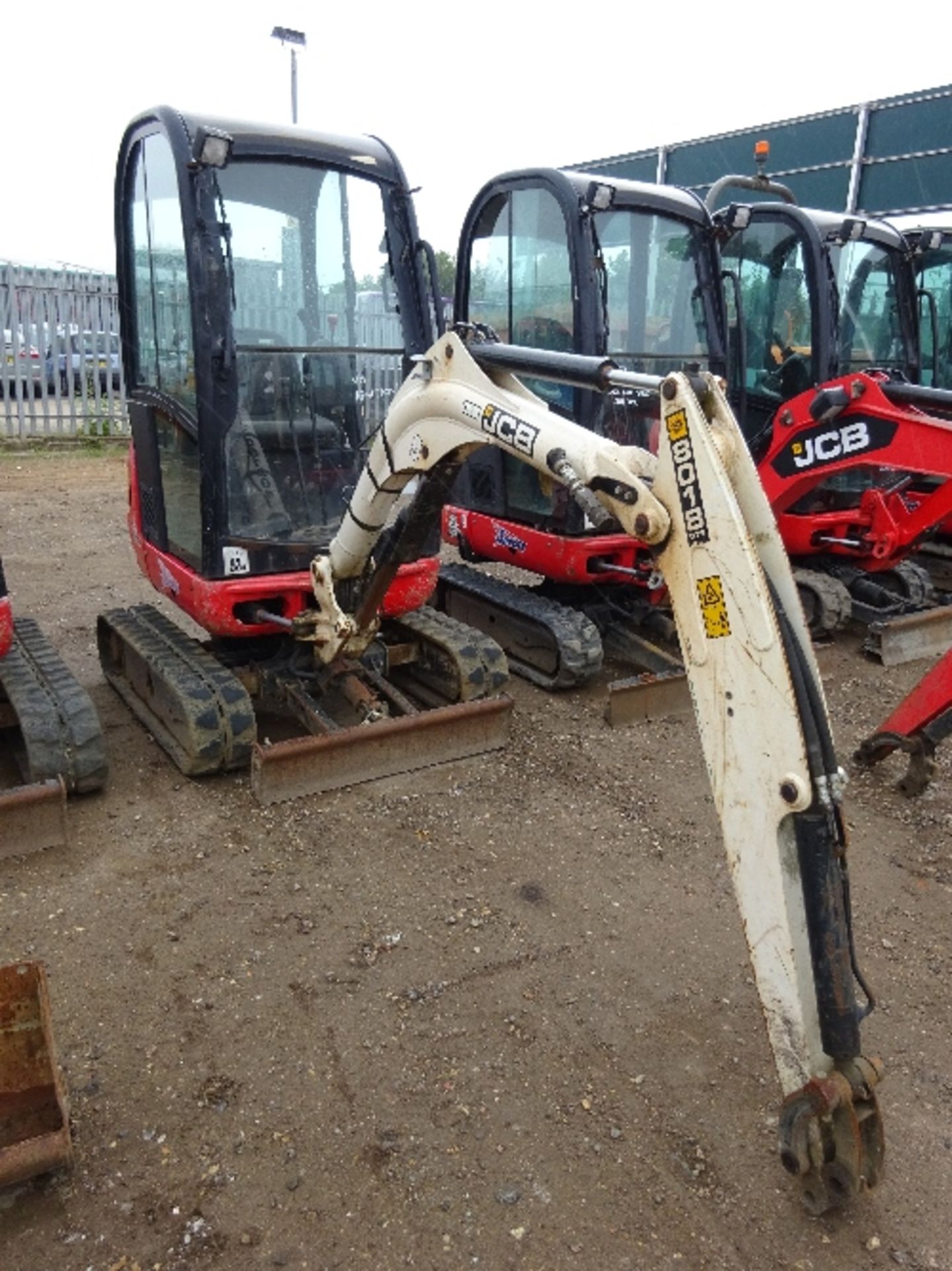 JCB 801.8 mini digger (bel 2012) no ignition/no door .  This lot is sold on instruction of Speedy