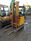 Jungheinrich side loader Runs and lifts