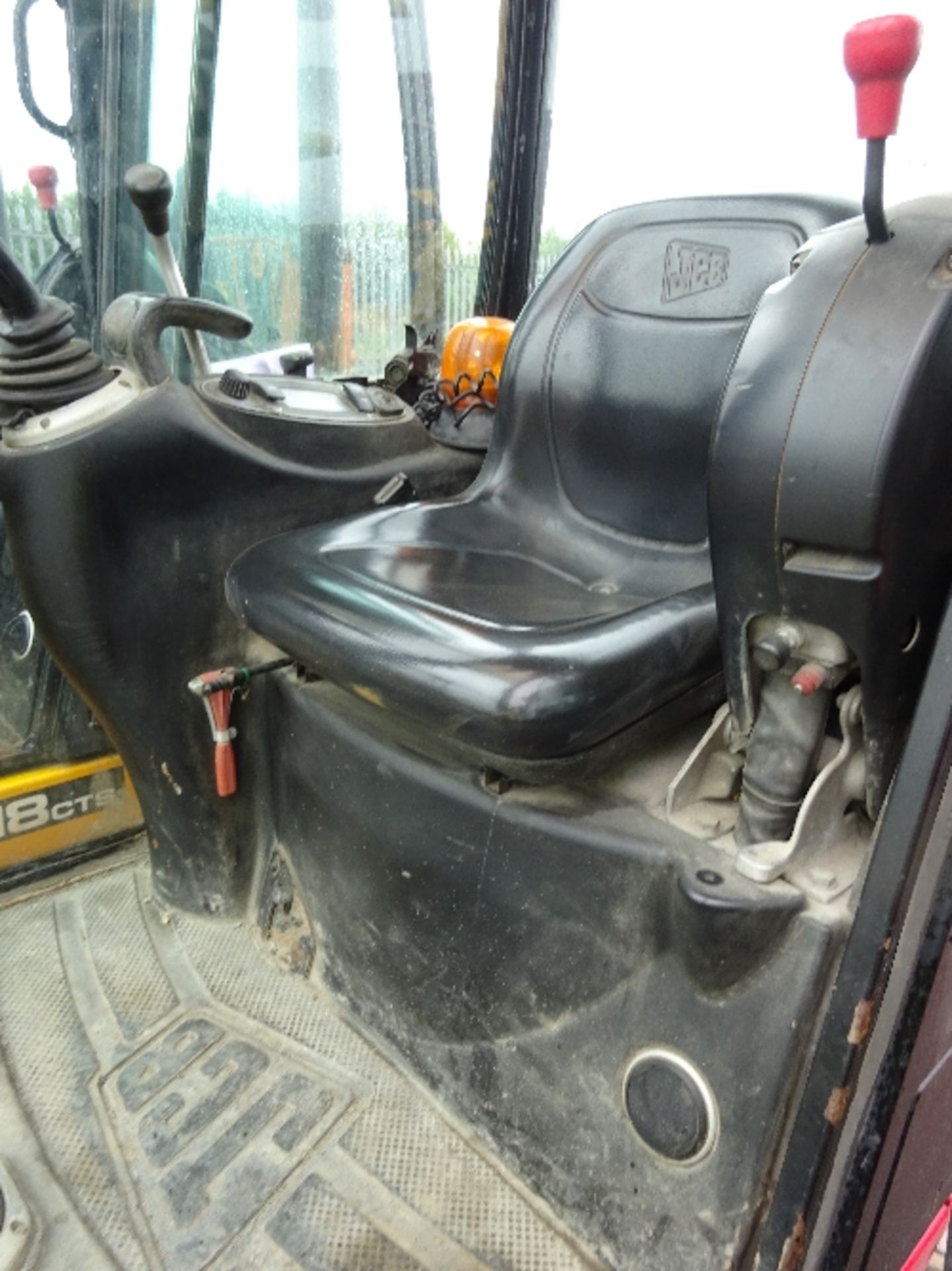 JCB 801.8 mini digger (2011) 1678 hrs 1 bucket RDD  This lot is sold on instruction of Speedy - Image 5 of 7