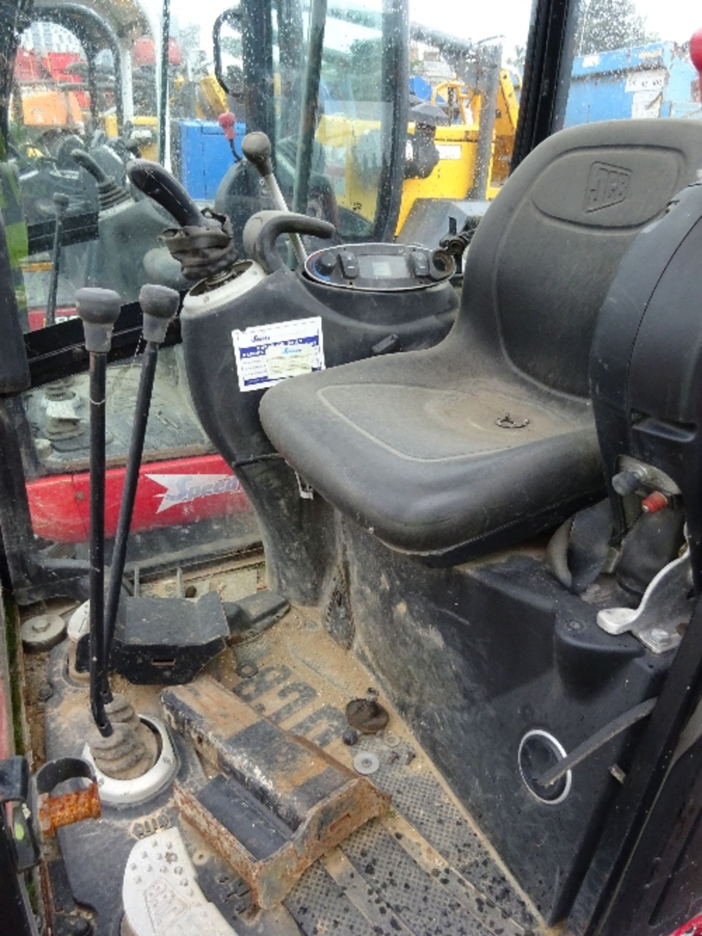 JCB 801.8 mini digger (bel 2012) no ignition/no door .  This lot is sold on instruction of Speedy - Image 7 of 9