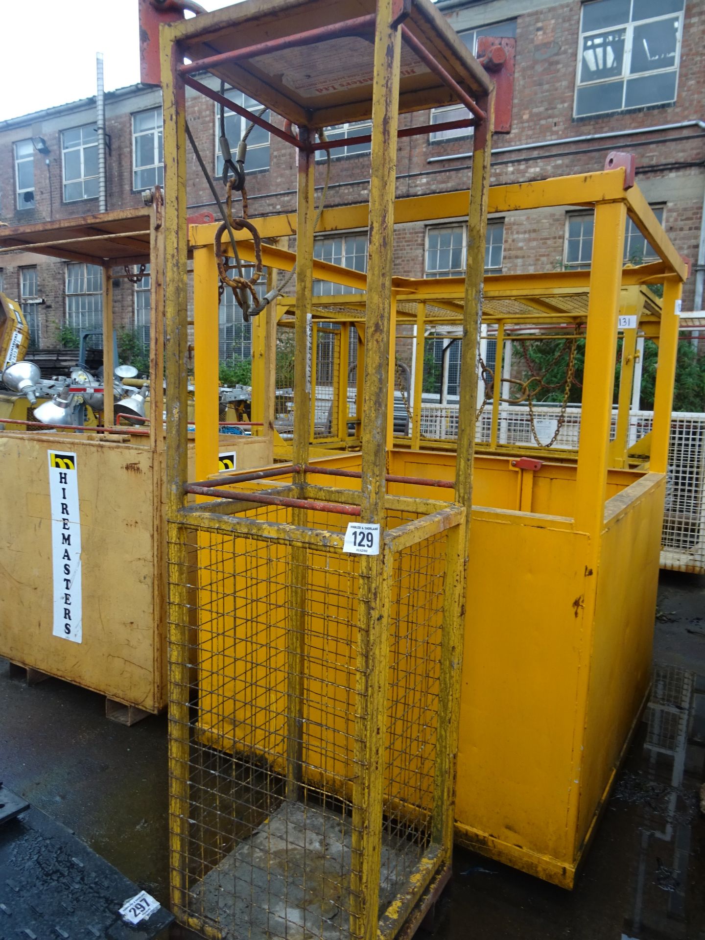 1 man crane cage