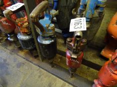 2 Light pneumatic breakers