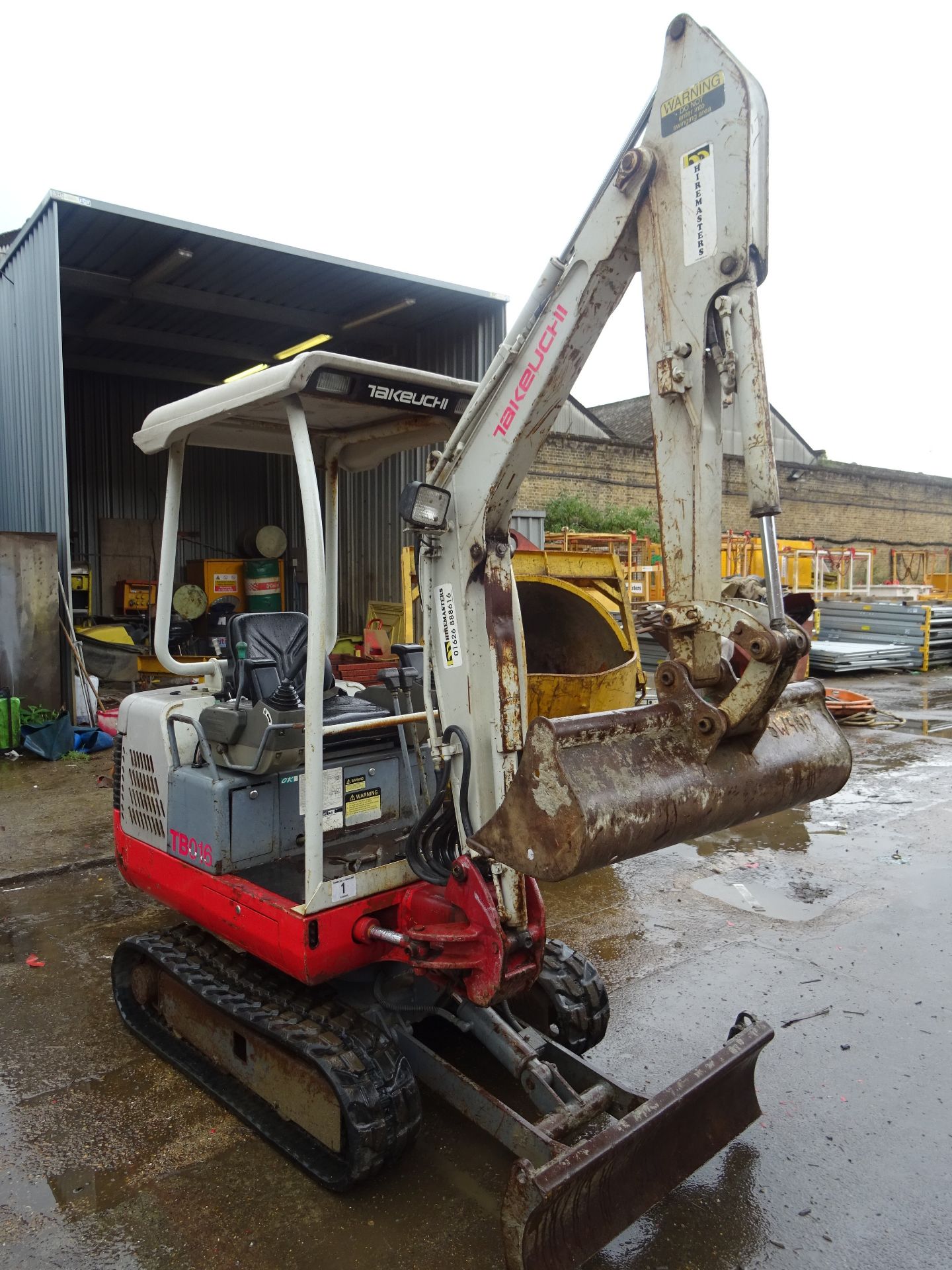 Takeuchi TB016 1.5 tonne excavator (2006) 2128 hrs