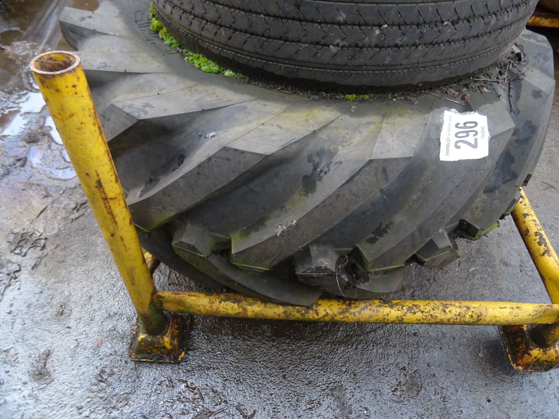 Dumper wheel and tyre