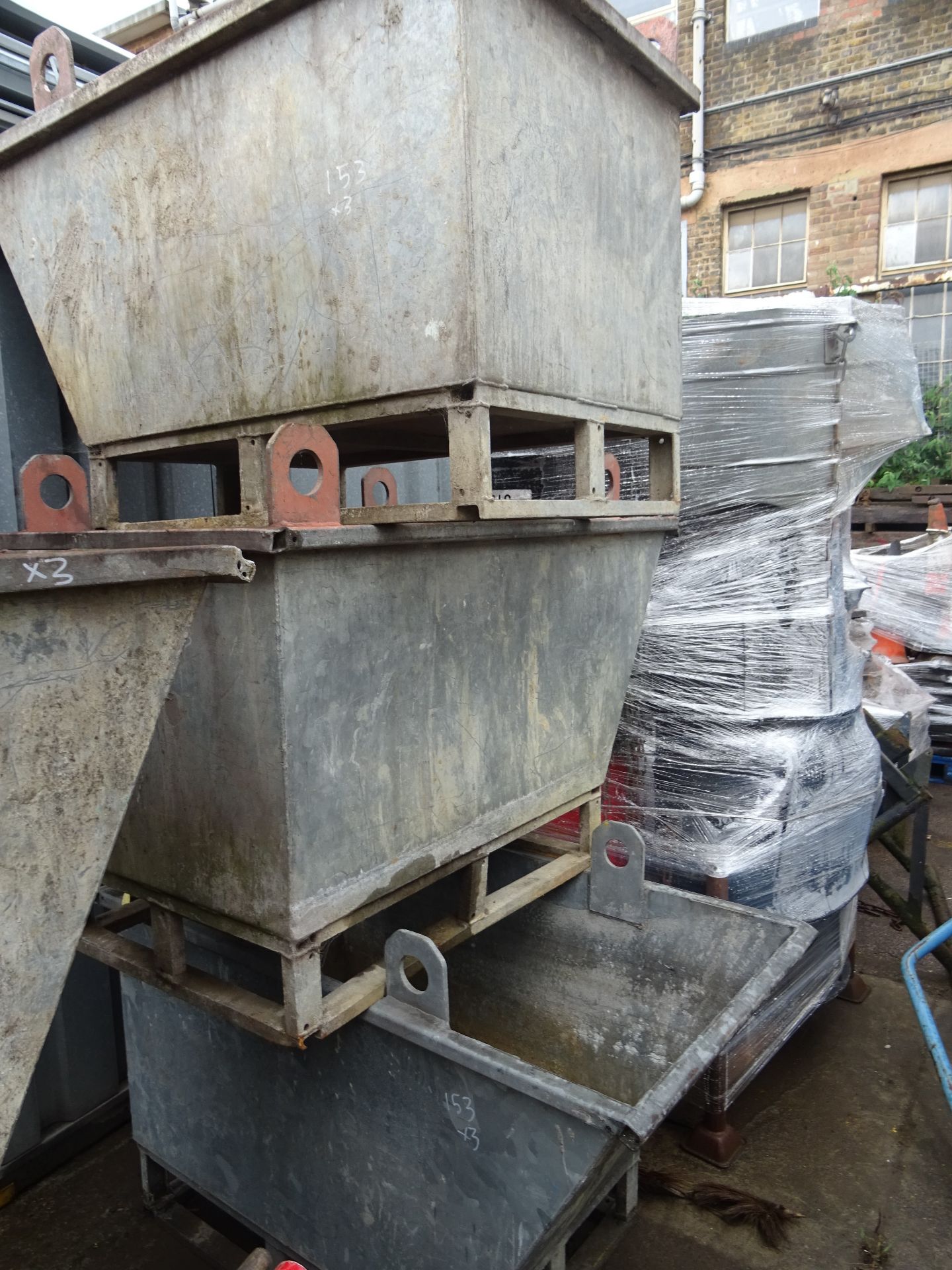 330 litre galvanised crane/forklift mortar skip