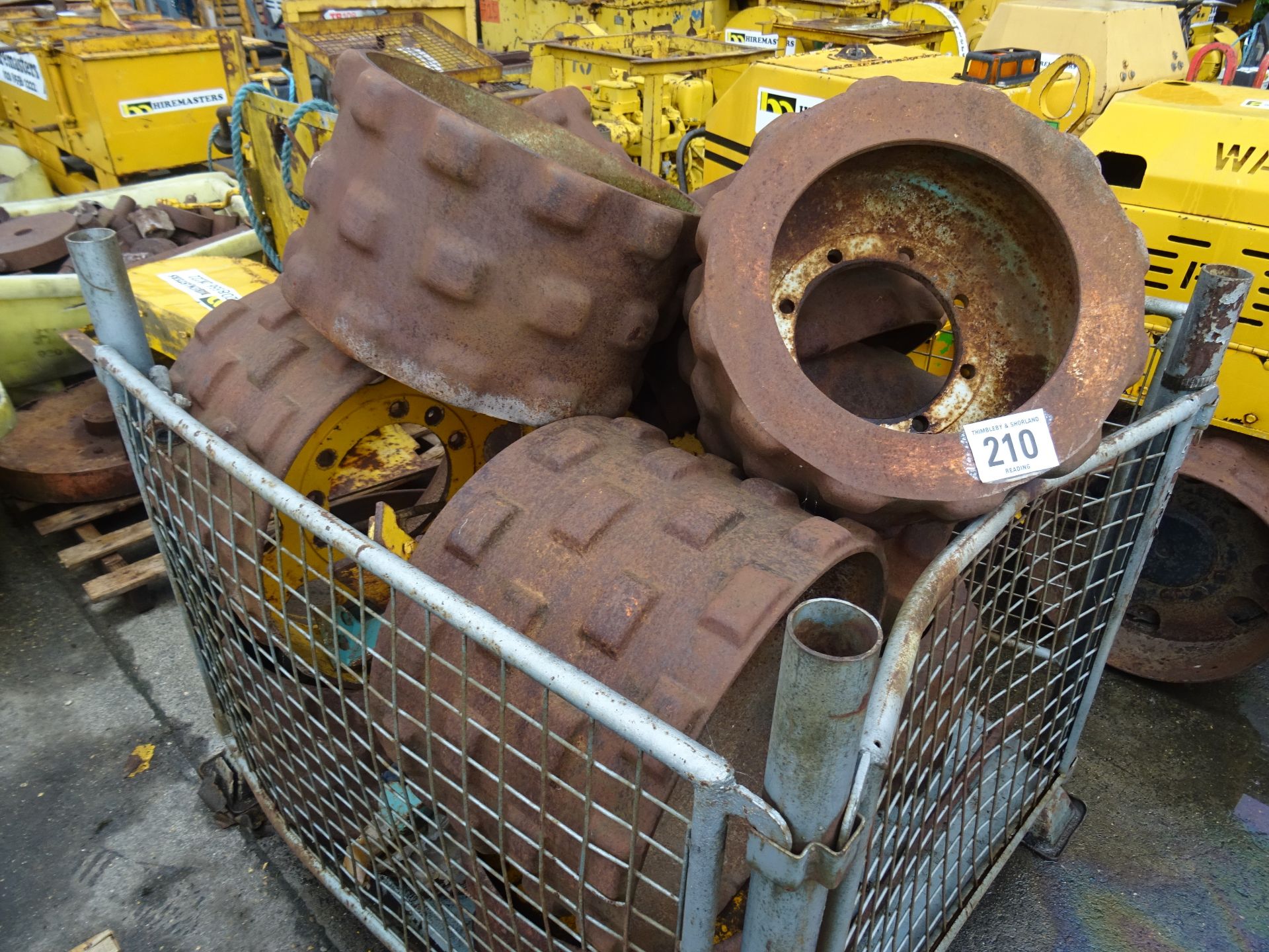 Stillage of trench roller drums