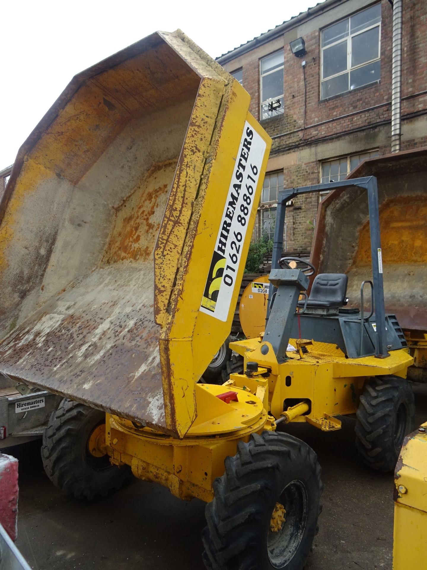 Benford 3 tonne swivel skip dumper (2000)