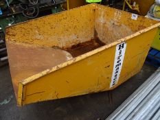 Forklift tipping skip