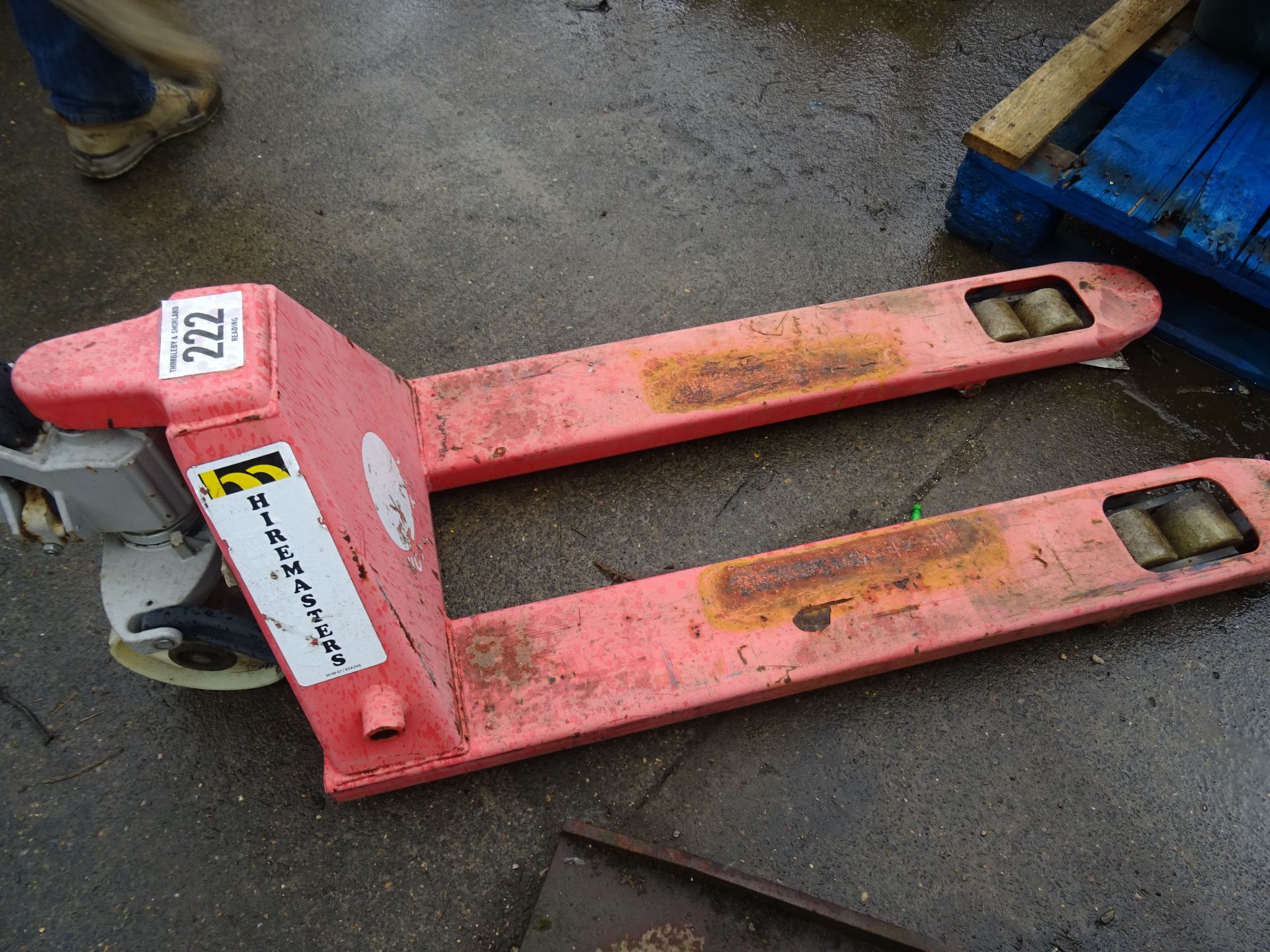 Pallet truck