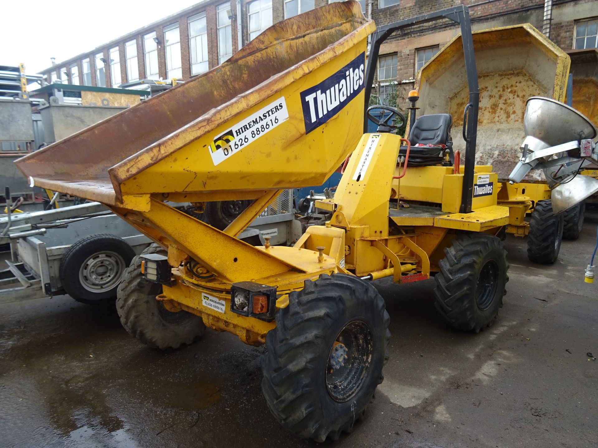 Thwaites 3 tonne swivel skip dumper